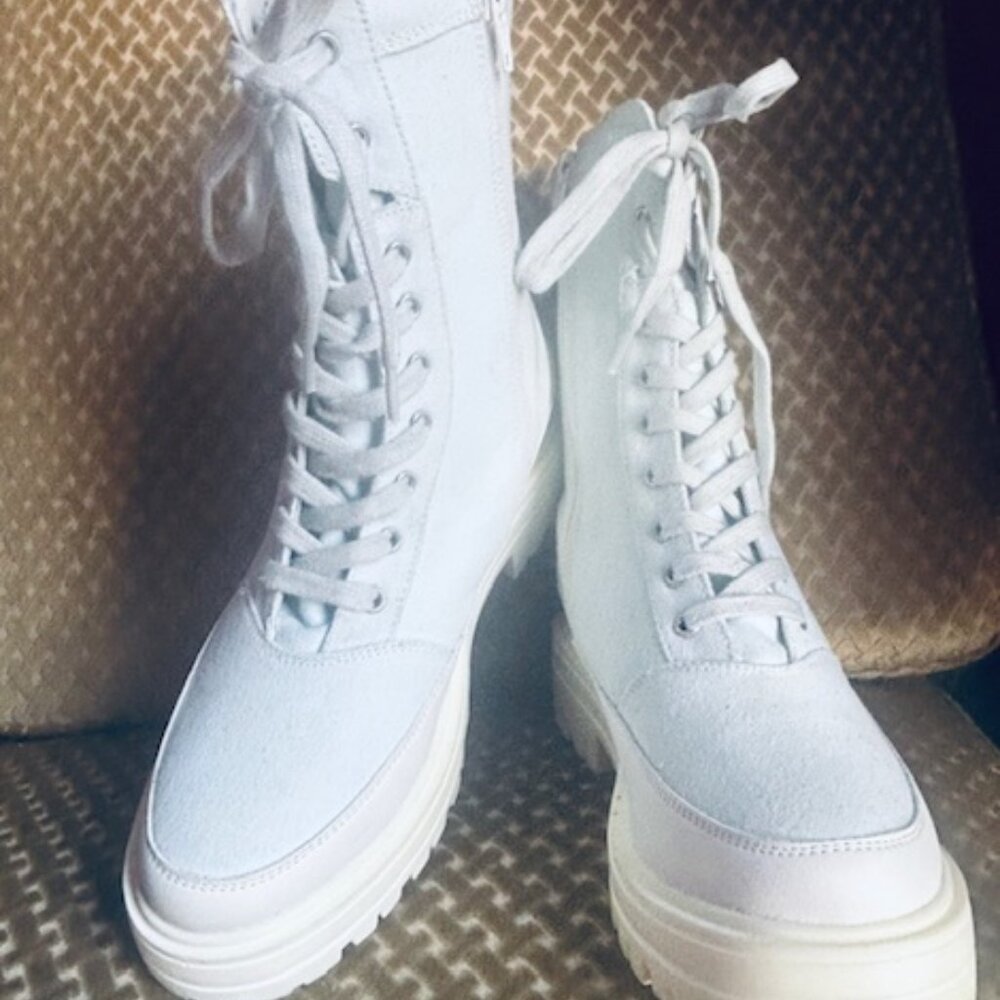 FREE PEOPLE PALE BLUE LACE UP COMBAT BOOTS SIZE 7.5